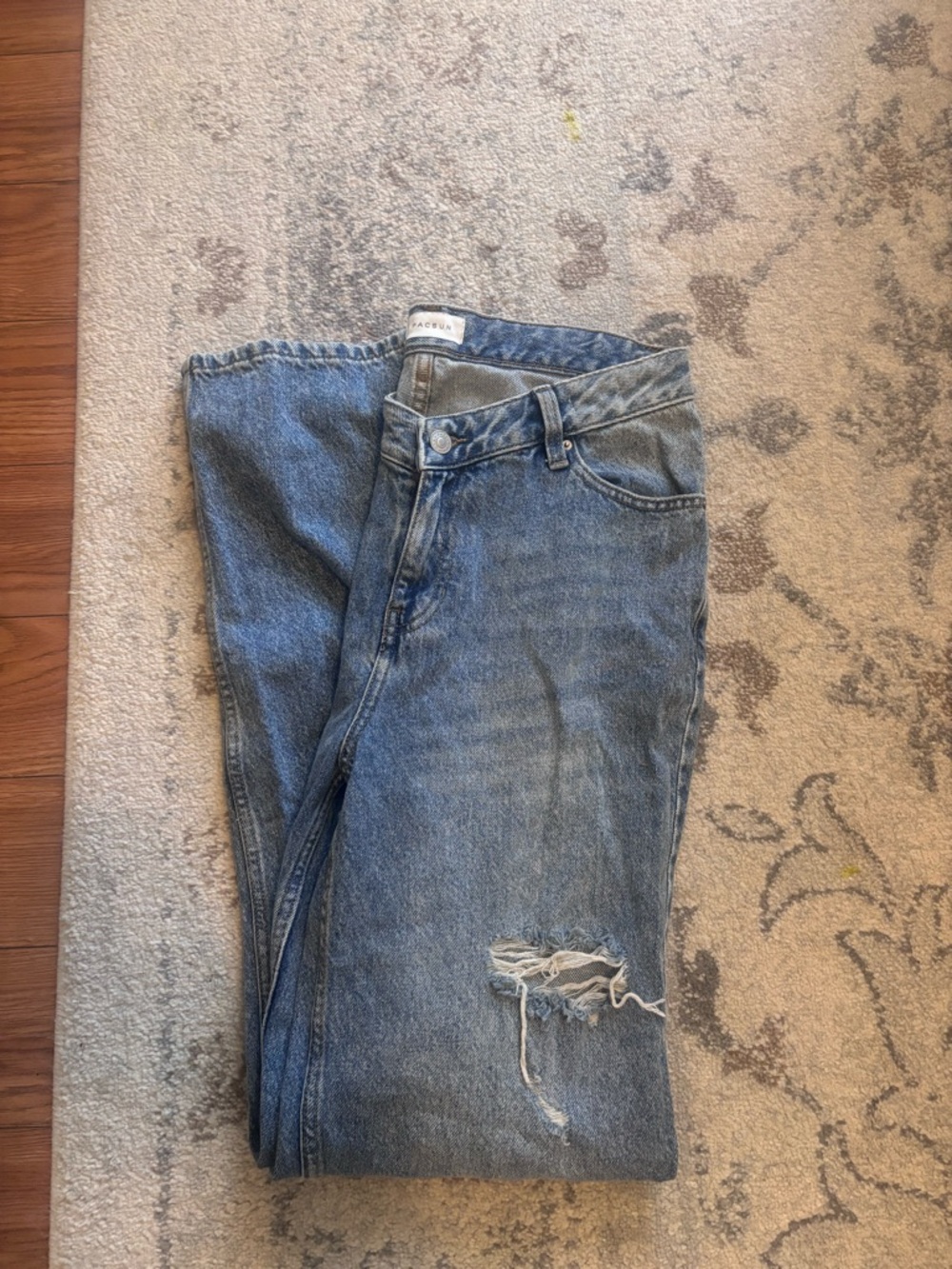 PacSun Women's Light Blue Boyfriend Jeans with Knee Distress